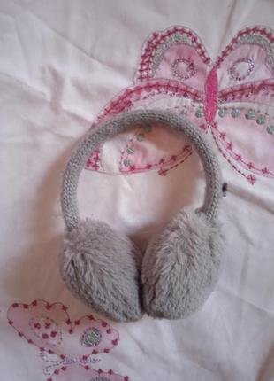 Пухнасті  хутряні наушники.