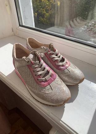 Кроссовки partini