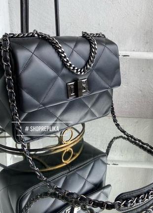 Черная кожаная сумка  италия