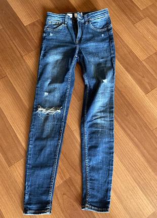 Джинсы скини