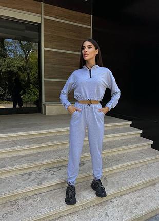 Костюм з брючками джогерами