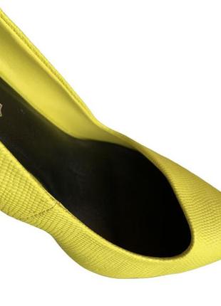 Туфлі лодочки жовті на каблуках4 фото