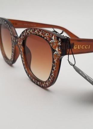 Солнцезащитные очки в стиле gucci