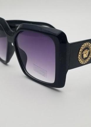 Солнцезащитные очки в стиле versace