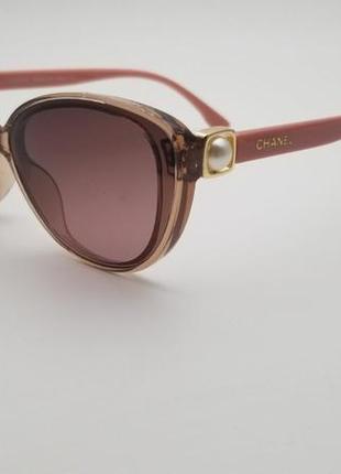 Солнцезащитные очки  .