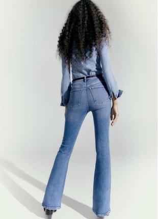 В наличии🔥 трендовые новые джинсы zara джинсы клеш от колена2 фото