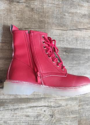 Нові жіночі чоботи, черевики на весну, червоні чоботи 38 р.2 фото