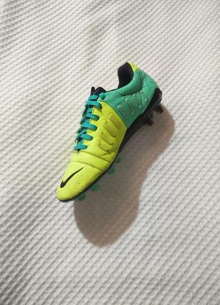 Бутси копочки професійні nike ctr360 maestri iii fg2 фото