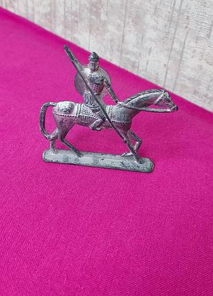 Металлическая статуэтка фигурка оловяный солдатик ссср богатырь на коне