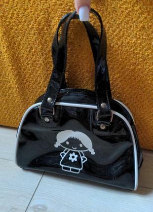 Лаковая сумочка для леди