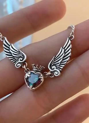 Новое стильное украшение сердечко с ангельскими крыльями 😍