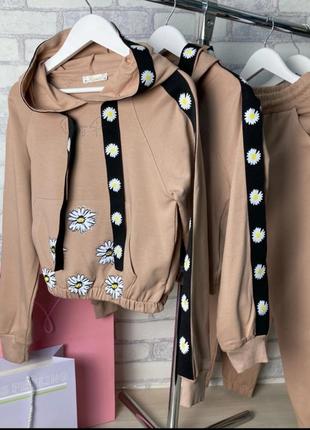 Неймовірний костюм для дівчаток