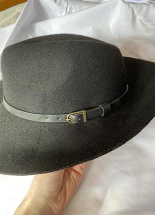 Чорна шляпа капелюх2 фото