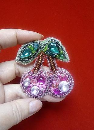 Нежная брошь вишня ( черешня) в розовом настроении