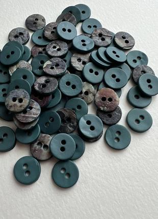 Ґудзик 500/019 сорочковий фарбований зелений 2отв 9мм ракуш