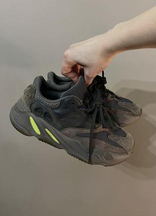 Original adidas yeezy 7002 фото