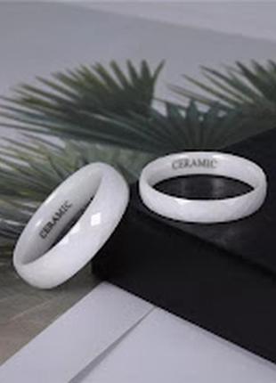 Кольцо из белой ювелирной керамики "грани"
