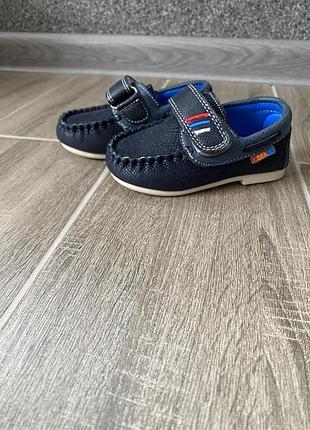 Туфлі мокасини