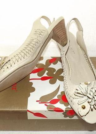 Босоножки кожаные covani 36 размер