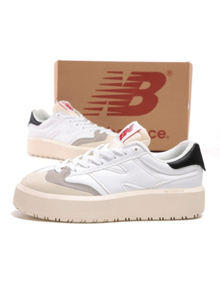 Жіночі шкіряні весняні кросівки кеди new balance ct302. колір бежевий з білим та червоним
