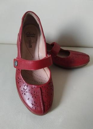 38,5 p. clarks кожаные мягкие туфли балетки