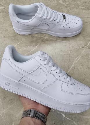 Жіночі кросівки найк форс nike air force білі чорні