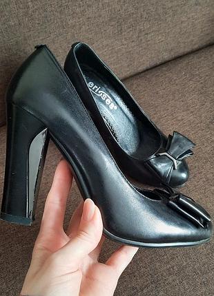 Шкіряні туфлі 34 розміру