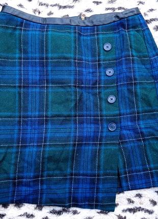 Стильная юбка в клетку на пуговицах