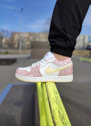 Женские кроссовки nike air jordan retro 1 low multicolor