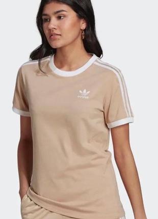 Футболка adidas 3 stripes бежева бавовняна, котонова