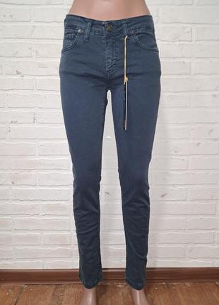 Новые женские классические джинсы2 фото