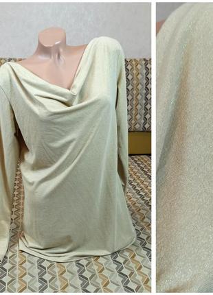 Очень красивая блузка женская в состоянии новой.
