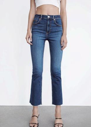 Zara джинсы укороченные расклешенные1 фото