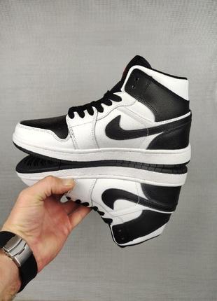 Жіночі кросівки nike air jordan 1 white/black5 фото
