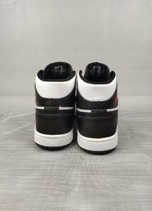 Жіночі кросівки nike air jordan 1 white/black4 фото