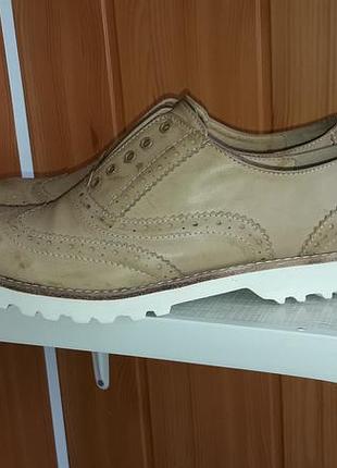 Шикарні туфлі-броги, кольору беж