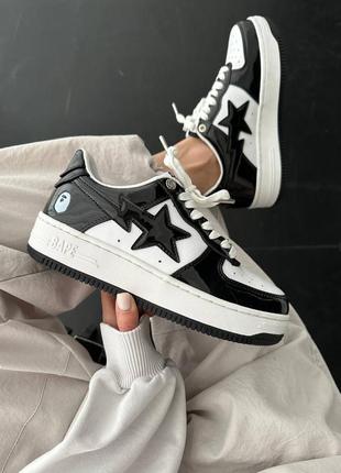 Классные женские кроссовки кроссовки a bathing ape bape sta patent black white чёрные с белым лаковые