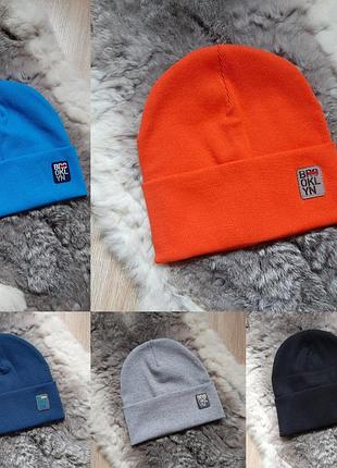 Шапка с отворотом на весну-осень