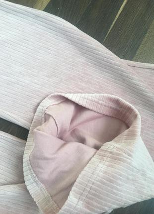 Очень красивые розовые велюровые клеш штаны в рубчик divided h&m со средней посадкой стильные актуальные нежные2 фото