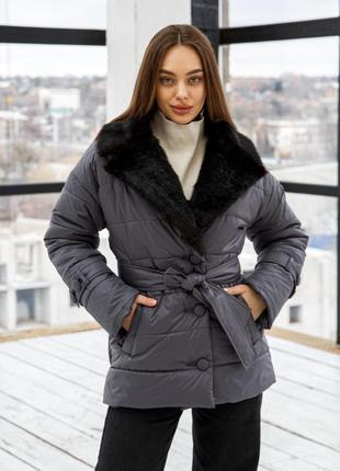 Качественная короткая женская зимняя куртка с эко-мехом