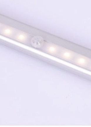Светодиодная аккумуляторная usb led лампа с датчиком света, клеевой лентой и магнитом для крепления3 фото