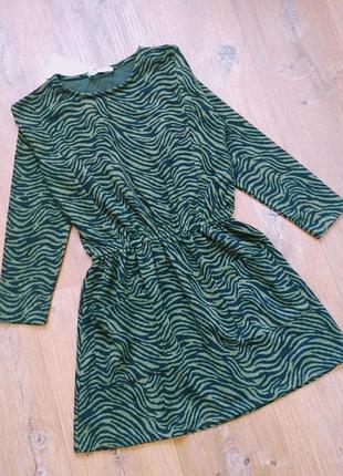 Сукня в анімалістичному принті, zara