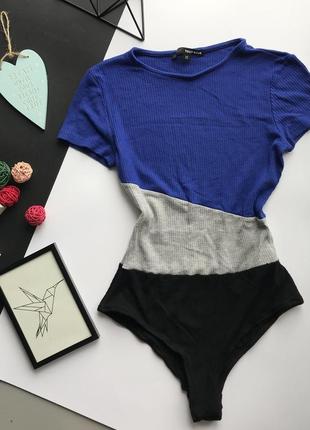 Стильный синий полосатый боди в рубчик / трехцветный боди