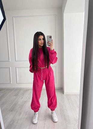 Спортивний костбм вельвет рубчик тренд 2023