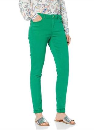 Зеленые стильные джинсы united colors of benetton1 фото