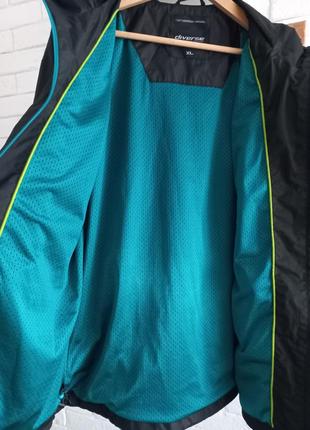 Водостойкая спортивная брендовая куртка4 фото
