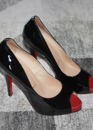 Оригинальные черные лаковые туфли christian louboutin размер 392 фото