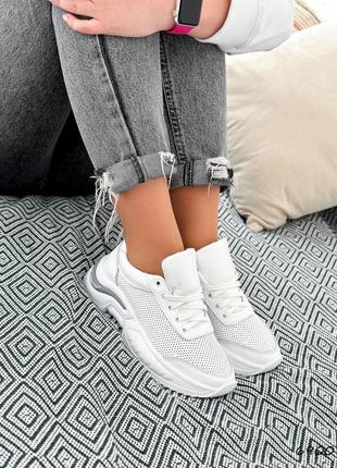 Белые натуральные кожаные кроссовки с перфорацией на толстой грубой подошве платформе кожа3 фото