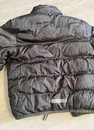 Продам курточку 10