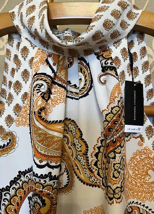 Очень красивая и стильная брендовая блузка.